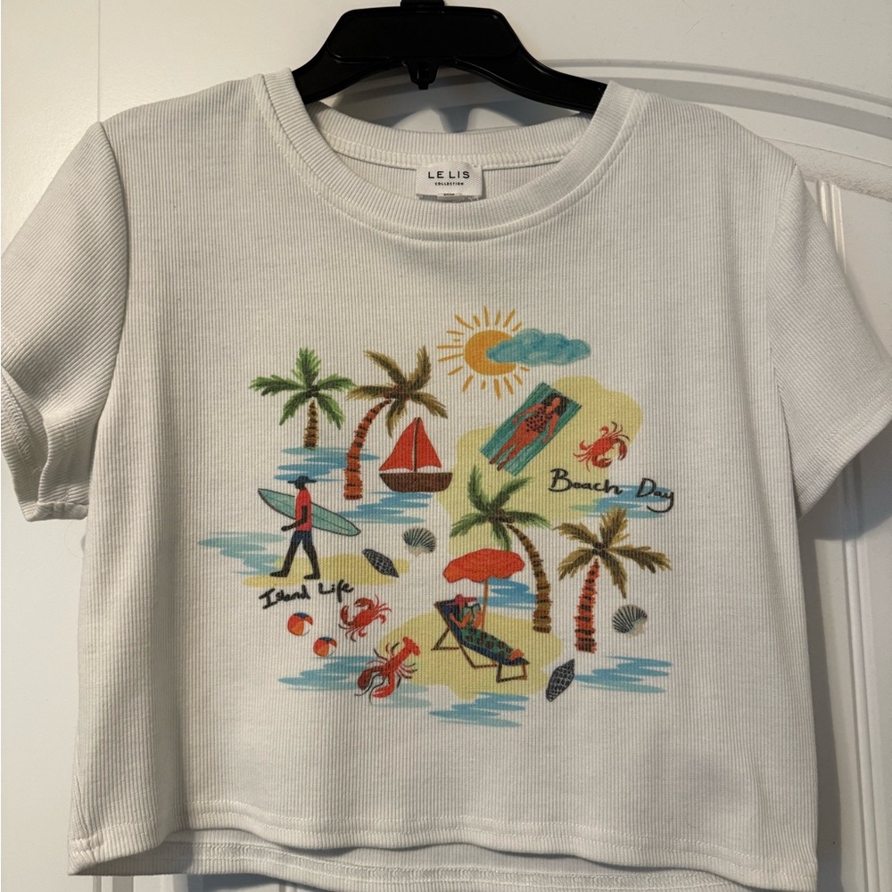 Le Lis White Short Sleeve Tee with Tropical Designs